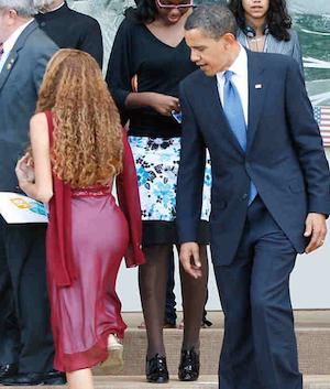 Obama_Checking_It_Out