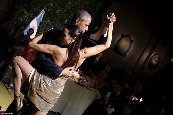 Obama Dancemoves1