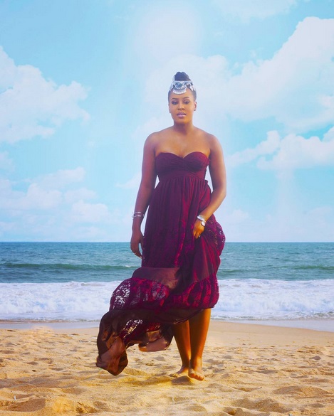 Emma Nyra Work Hard2