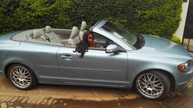 Lisa Martinez stacks of cash9