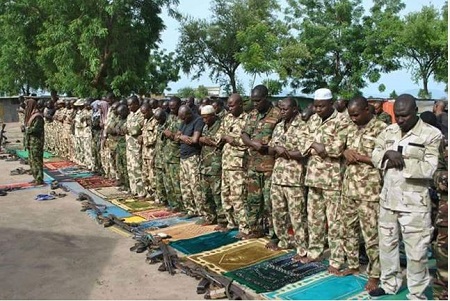 Nigerian Armed forces pray