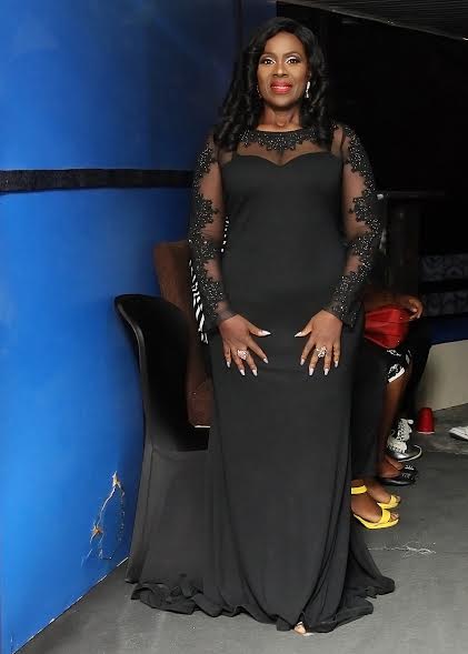 joke-silva-sheer-dress2