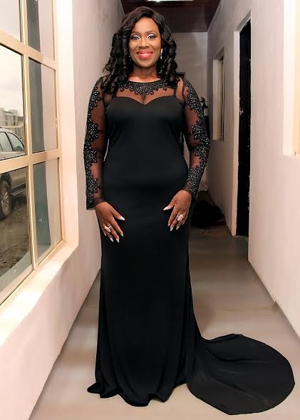 joke-silva-sheer-dress3