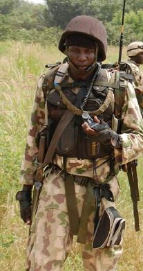 nigerian-army-radioman1