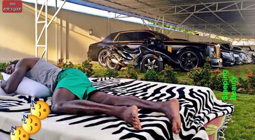 emmauel-adebayor-fleet