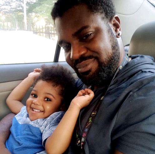 liz-black-breastfeed3