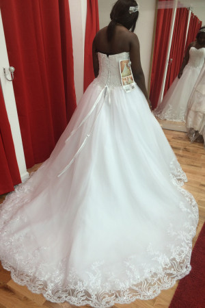 Leezel Cambridge trying on her wedding dress