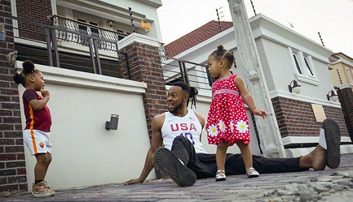 flavour-and-his-daughters-0