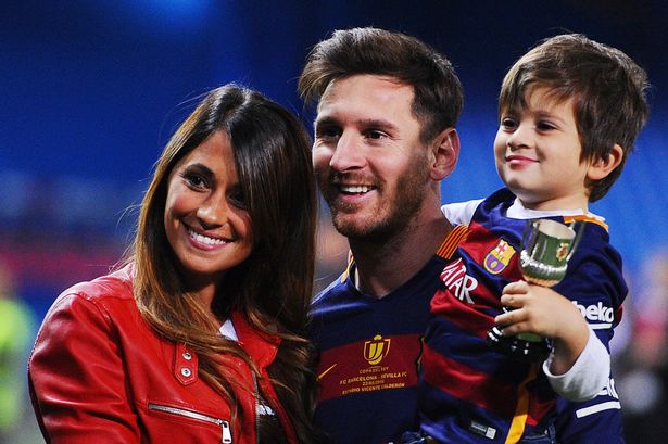 messi-and-girlfriend2