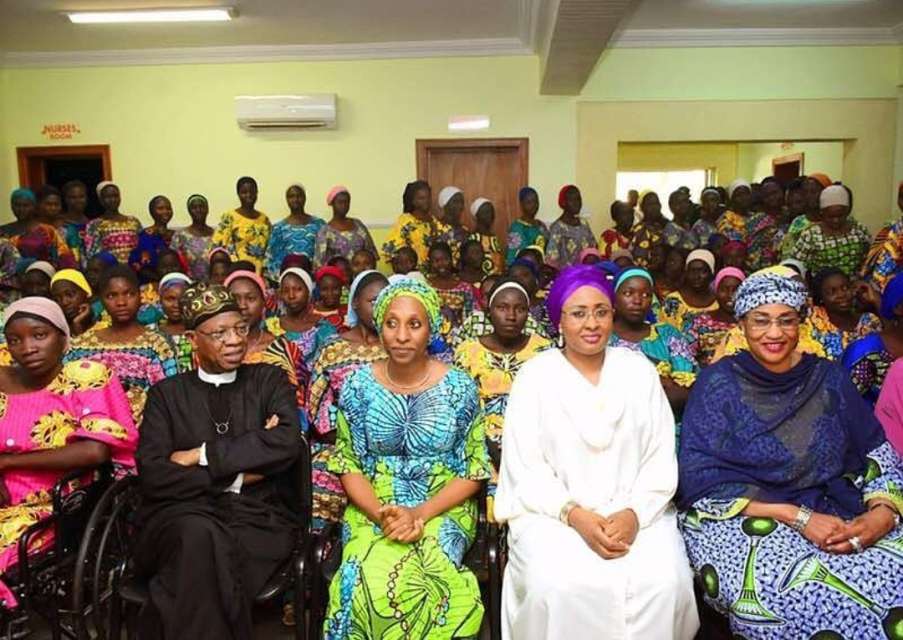 Aisha Buhari Meets Newly Released Chibok Girls
