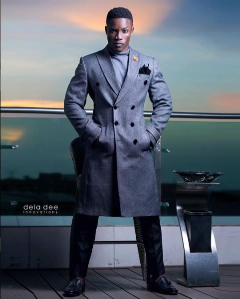 debbie-rise shows hot legs