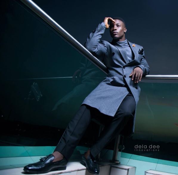 debbie-rise shows hot legs