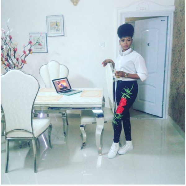 Olajumoke Orisaguna looking gorgeous