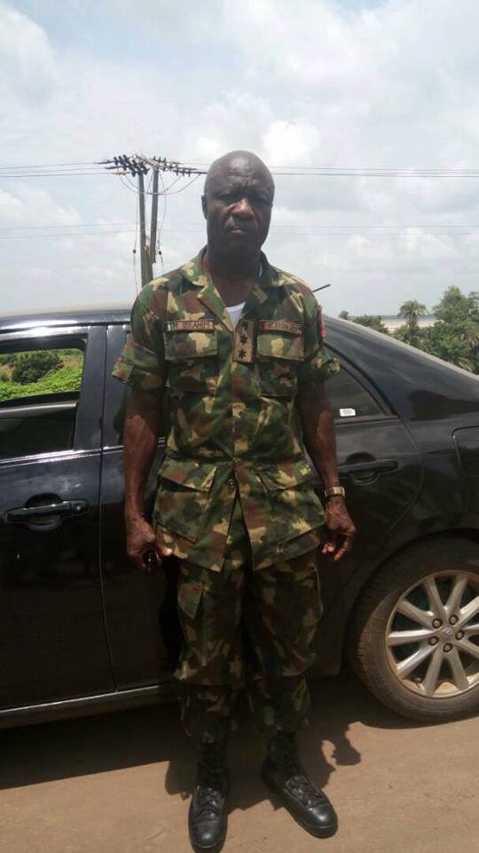 fake army colonel arrested