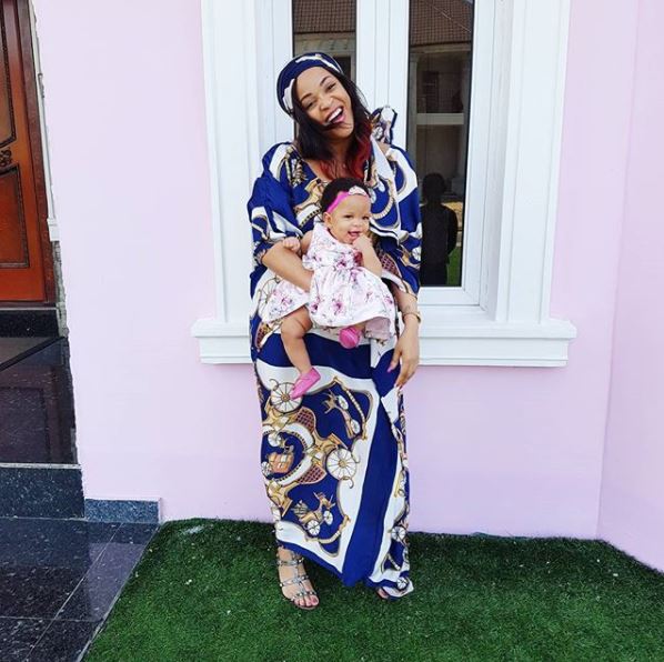 Adaeze Yobo Breastfeeds