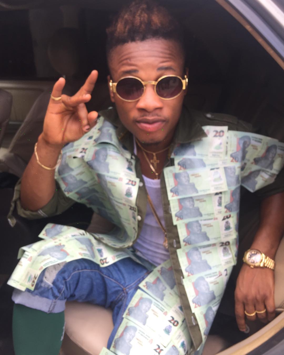 Bizzyaski Rocks 20 Naira Notes