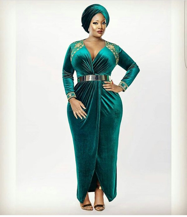 oap toolz show off sexy body