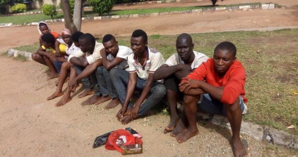 Police arrest 6 robbers