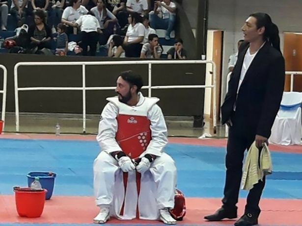 Taekwondo Champion Sell Kidney