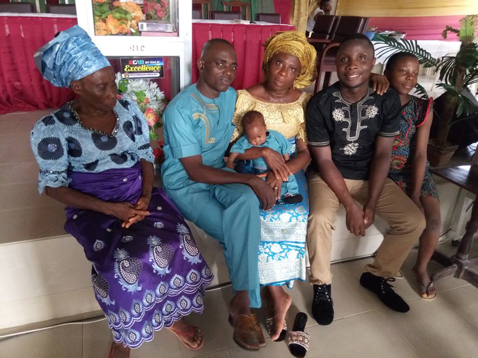 Nigerian woman gives birth