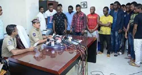 10 nigerians arrested