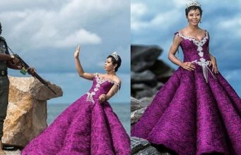 Nina makes political statement