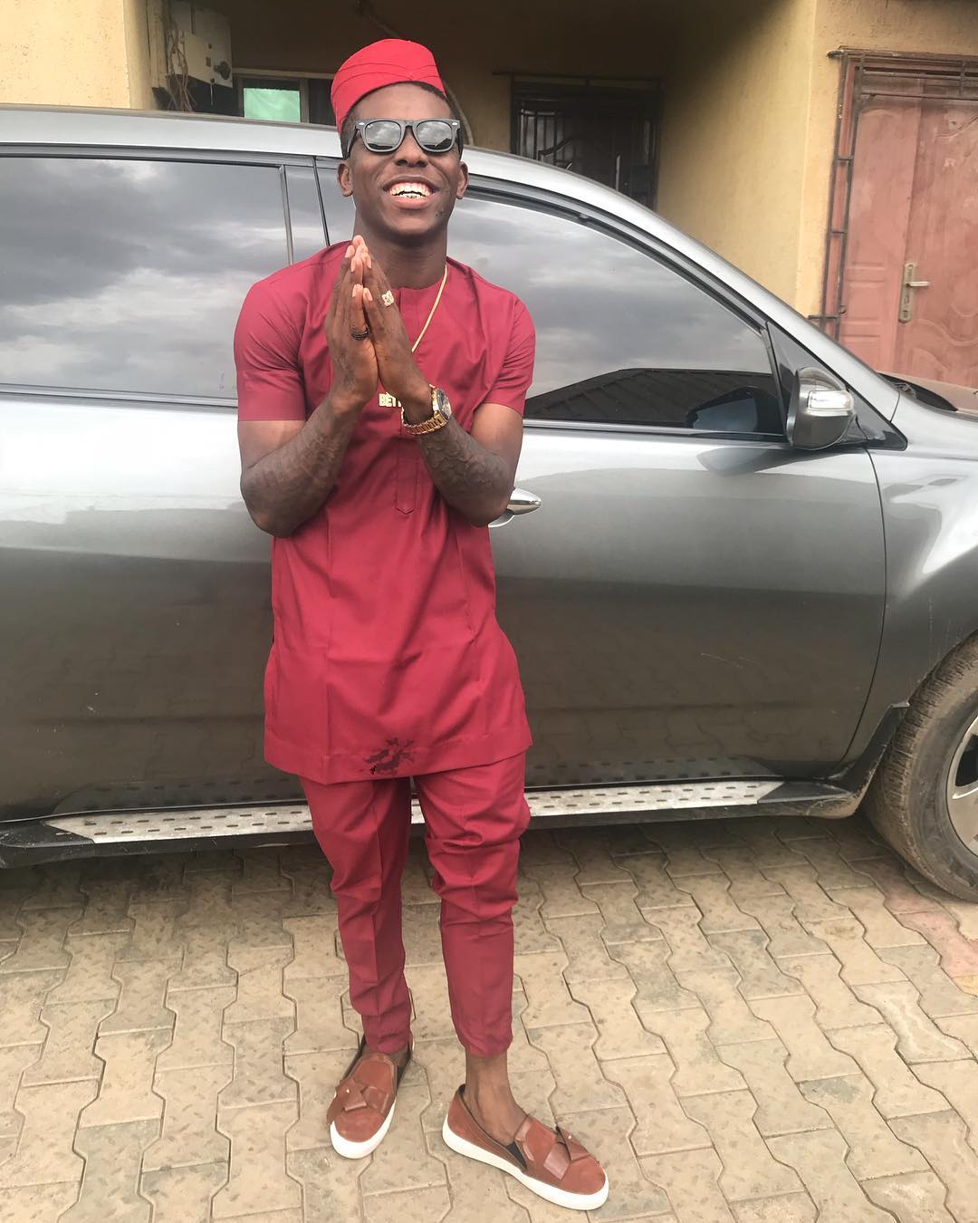 Singer Small doctor
