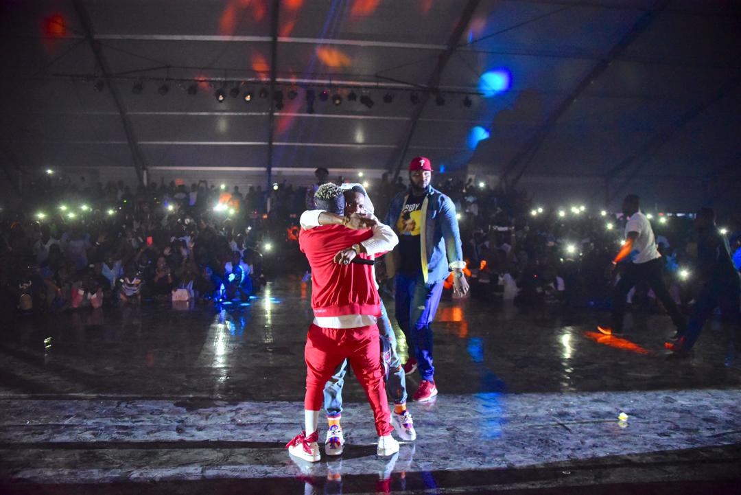 Wizkid reconciles with Shatta Wale