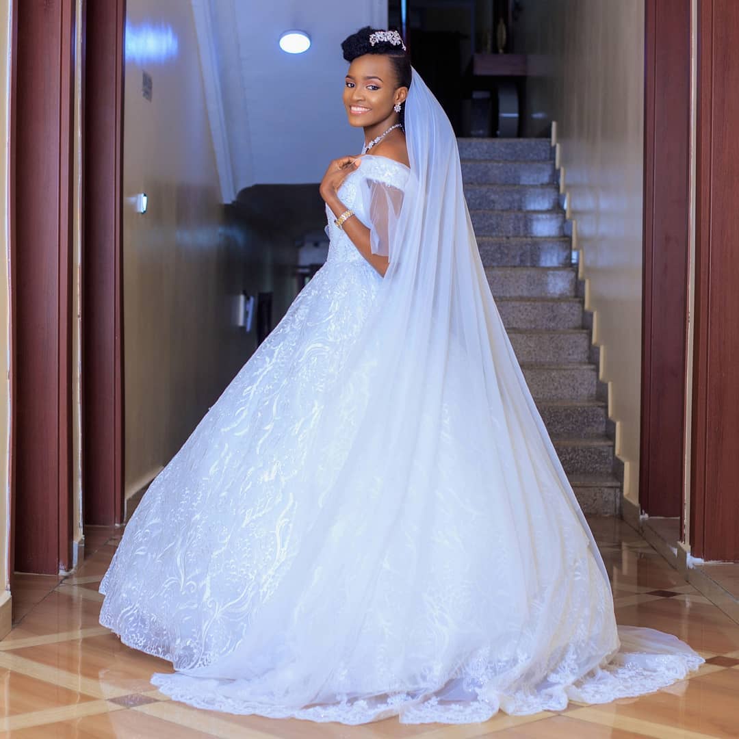 Favour Iwueze's white wedding, Favour Iwueze white wedding, Favour Iwueze wedding