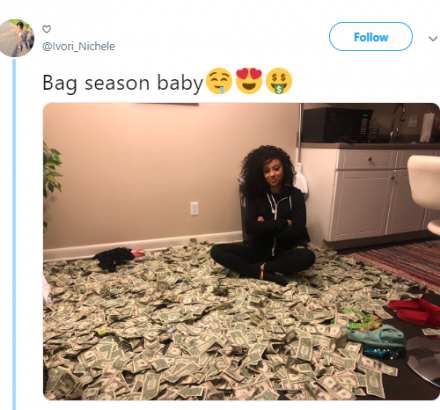 Lady show off cash