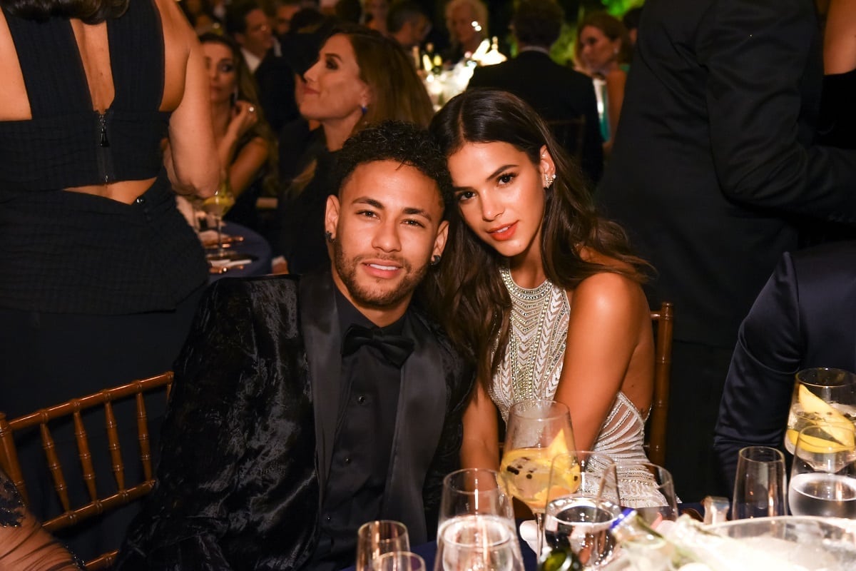 Neymar Ends Relationship With Girlfriend