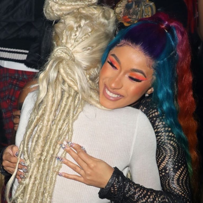 Cardi B steps out without her wedding ring