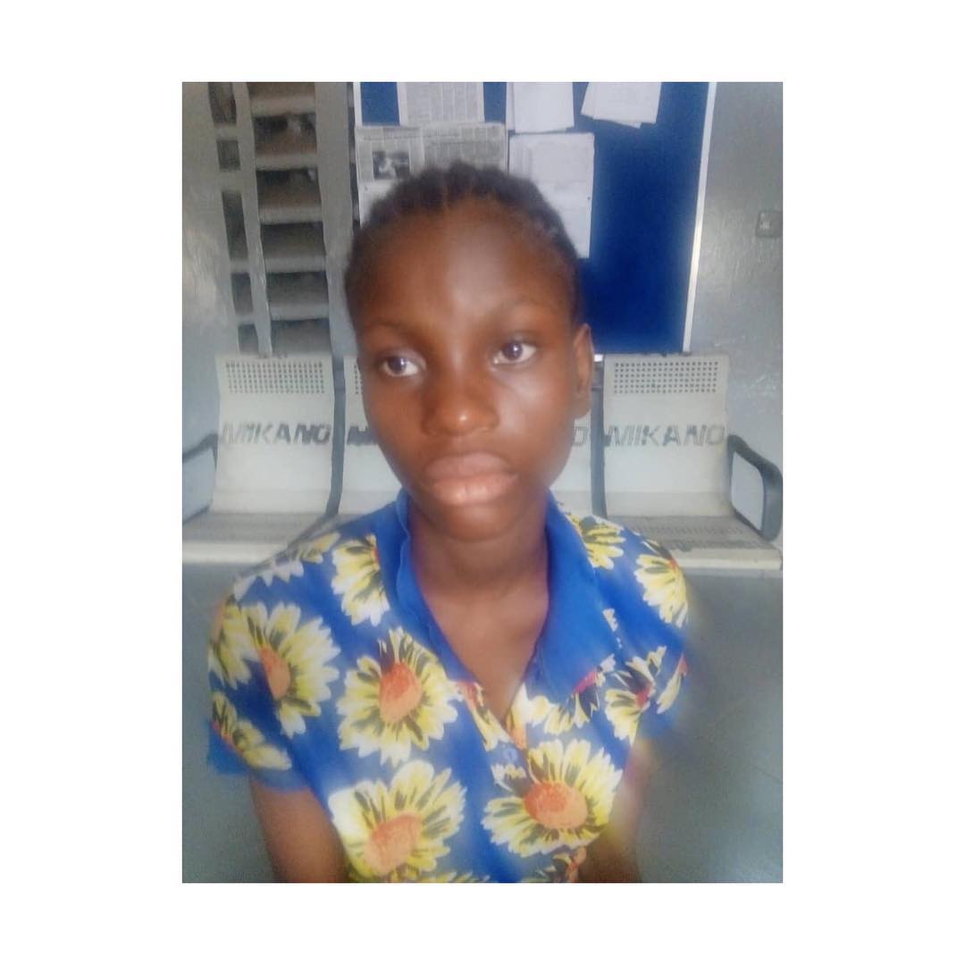 19-year-old girl stabs husband