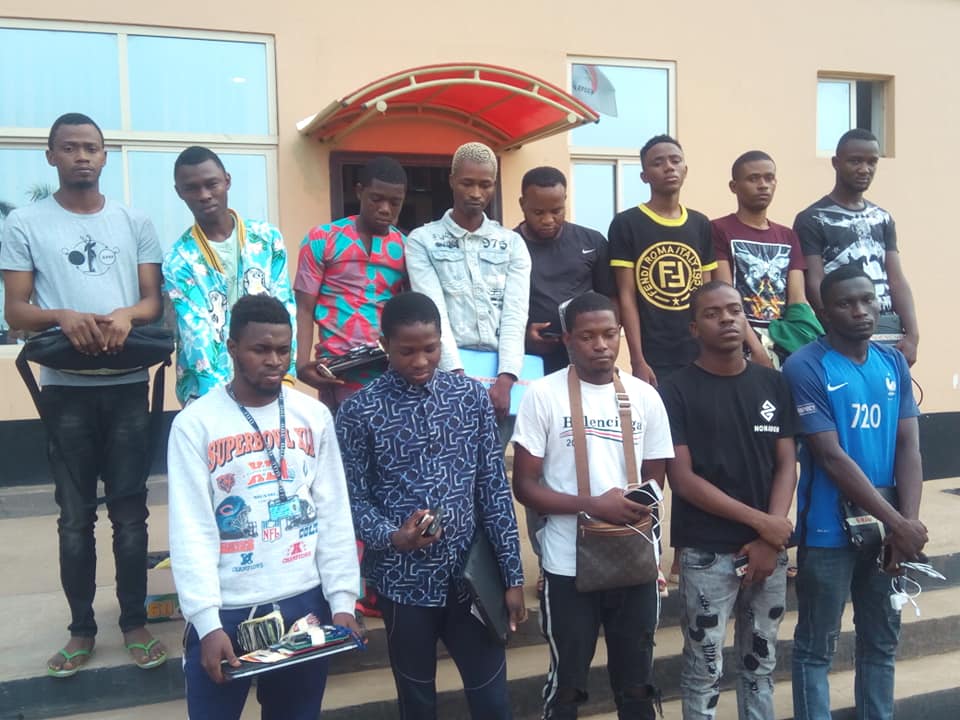 EFCC arrests 14 undergraduate yahoo boys