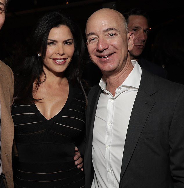 Jeff Bezos settles divorce