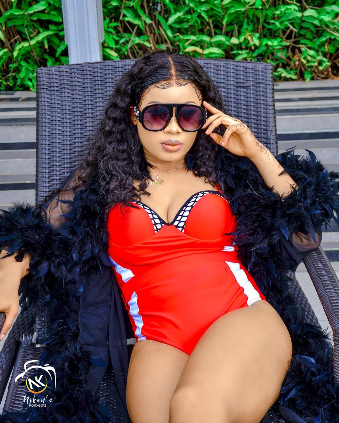 Nina flaunts bikini bod