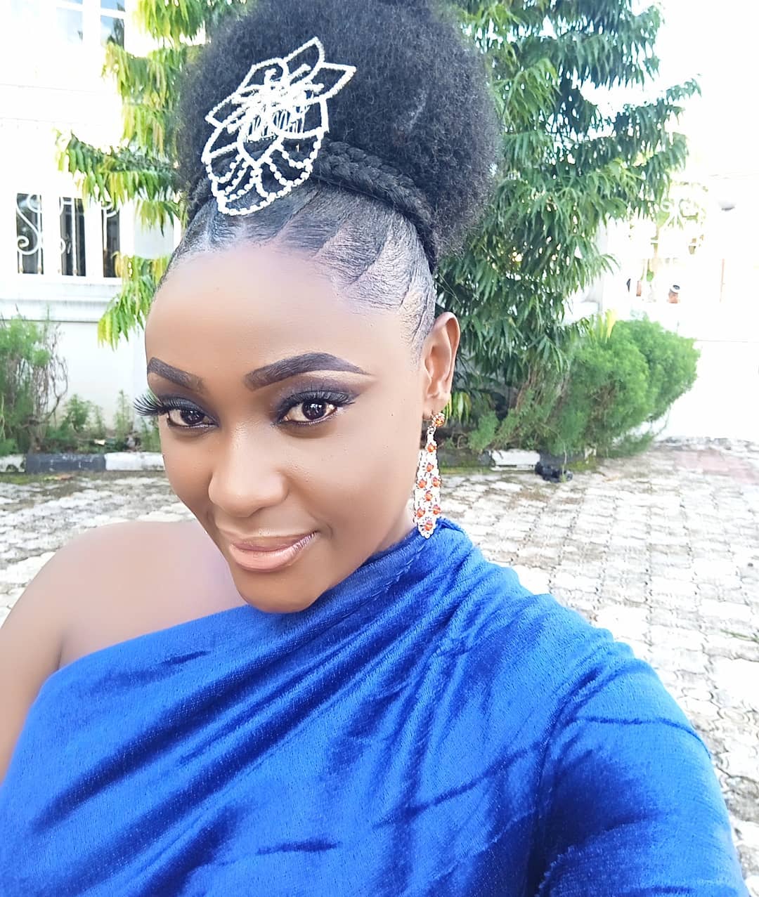 Lizzy Gold Onuwaje tells men