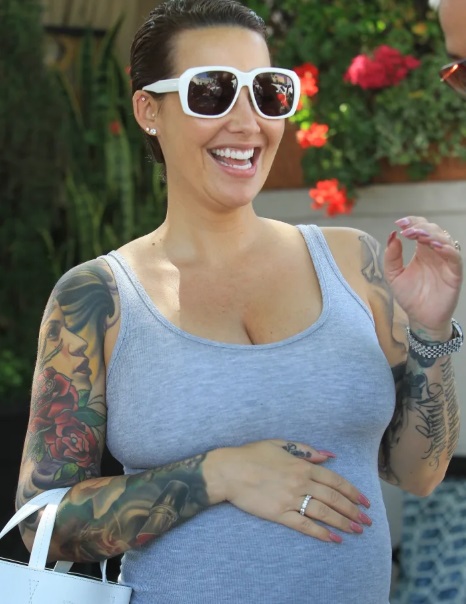 Amber Rose dumps