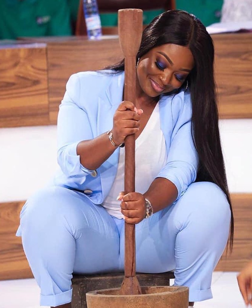 Jackie Appiah pounds Fufu