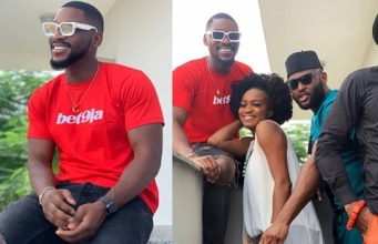 Tobi Bakre hangs out