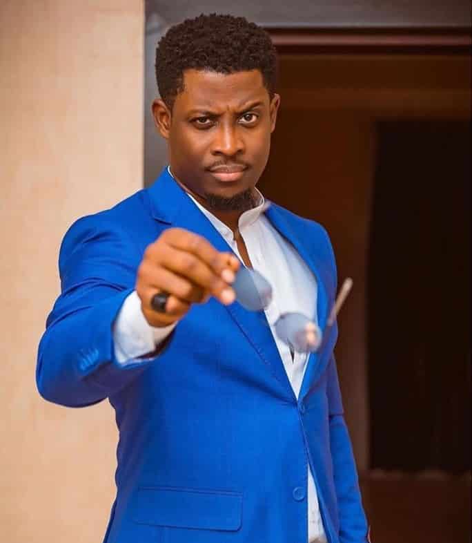 Seyi bags endorsement deal