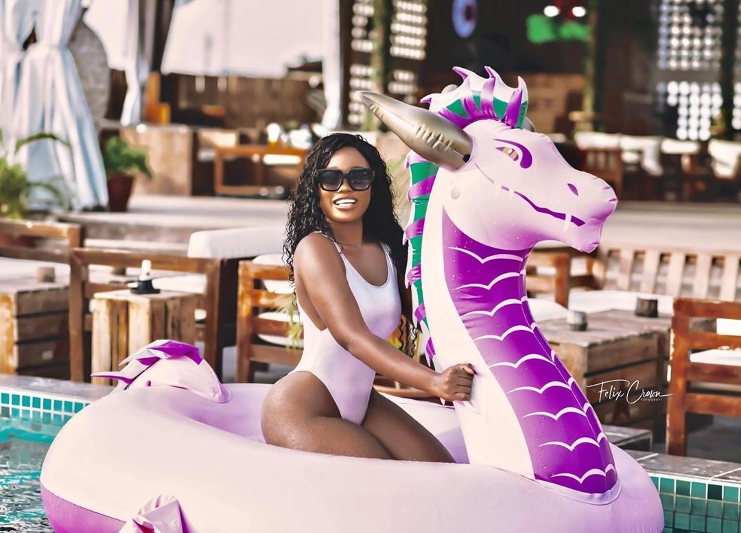 Cee-C flaunts her curves in sultry swimsuit photos