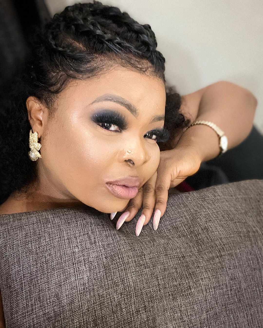 Dayo Amusa gives