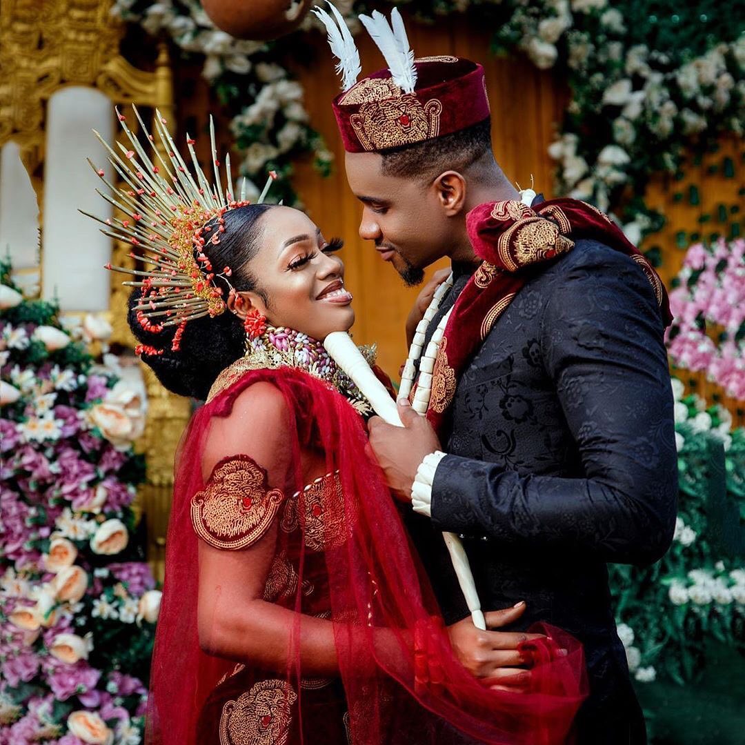 Jidekene achufusi ties the knot