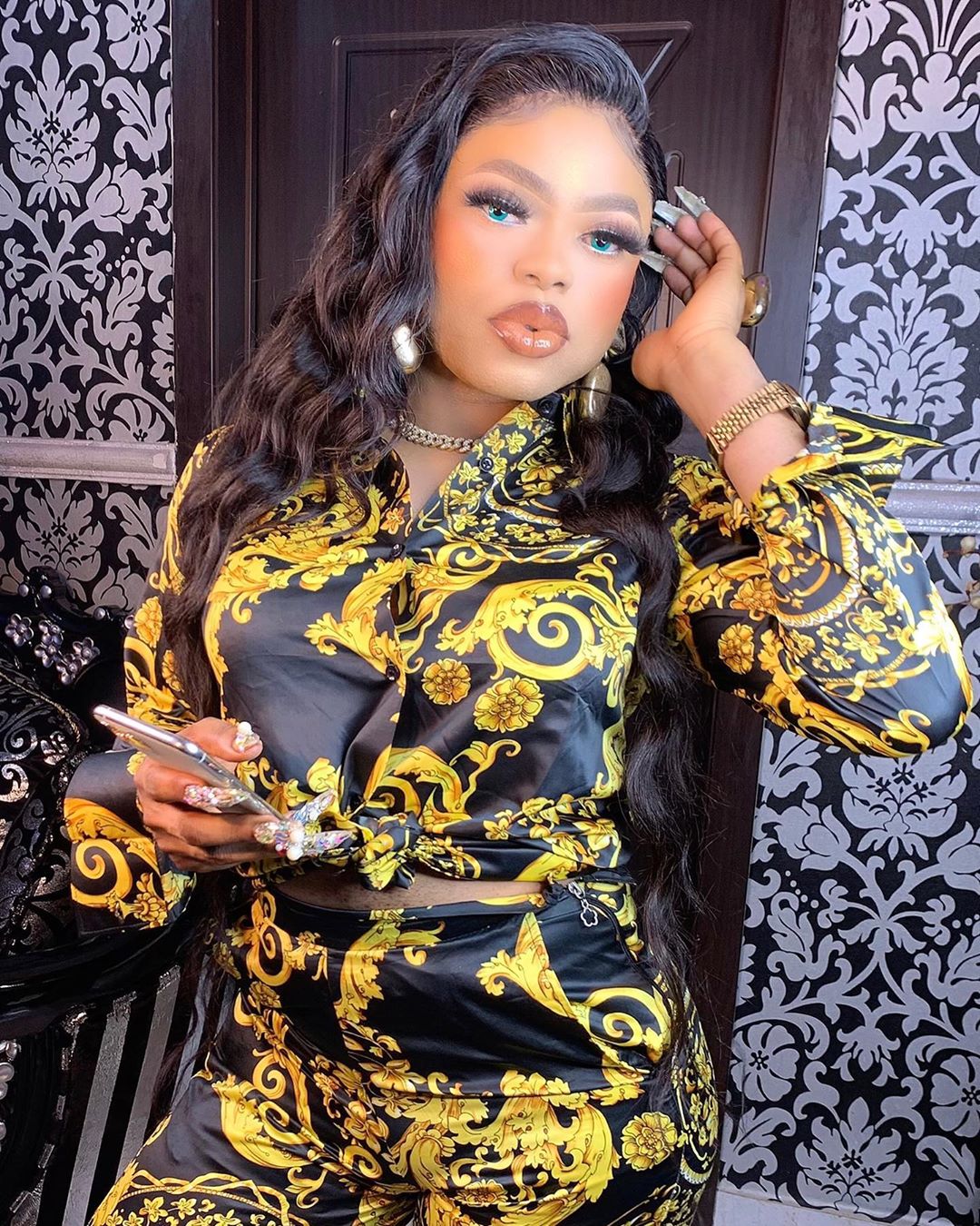 Bobrisky slams car dealer