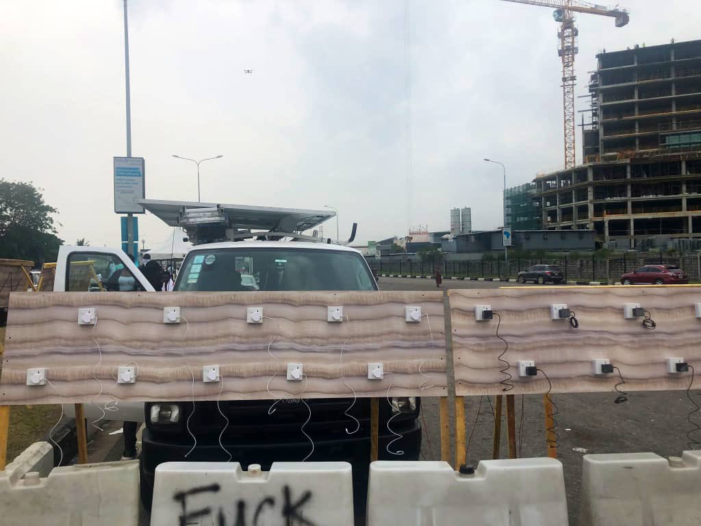 #EndSARS protesters provides free solar-powered phone charging spot at Lekki toll gate (Video)