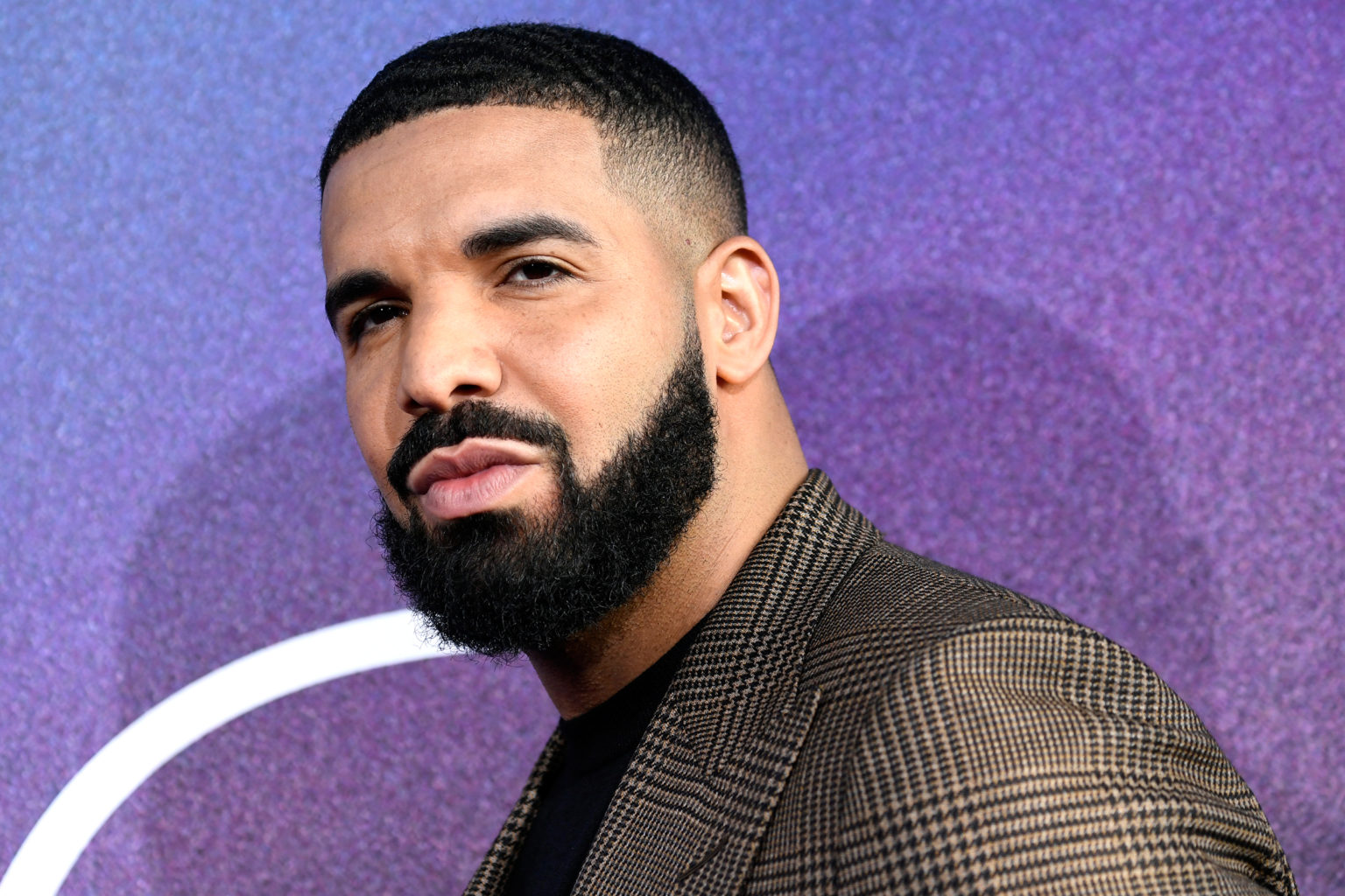 Canadian Rapper, Drake joins the #EndSARS campaign - YabaLeftOnline
