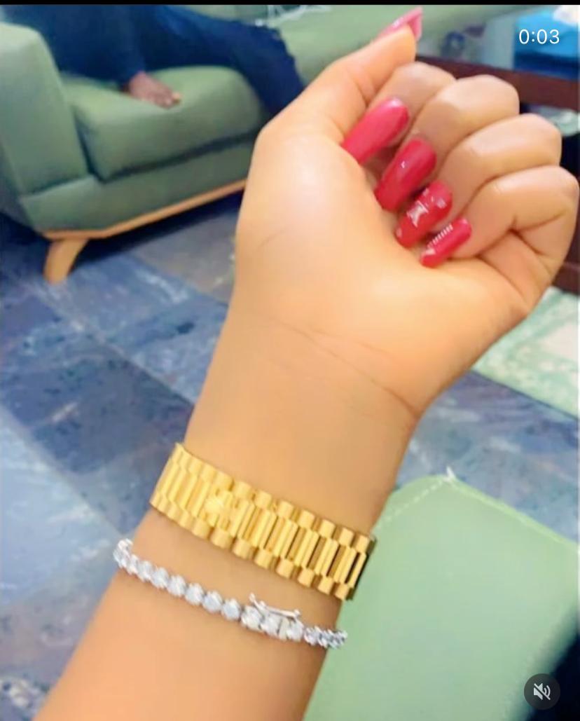 Regina Daniels flaunts luxury