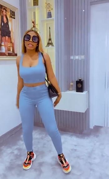 Mercy Eke peppers haters with her dance moves after dumping Ike Onyema (Video)