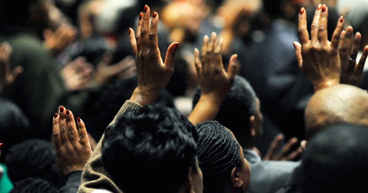 Pastor reportedly condemns church members for gifting him only N800,000
